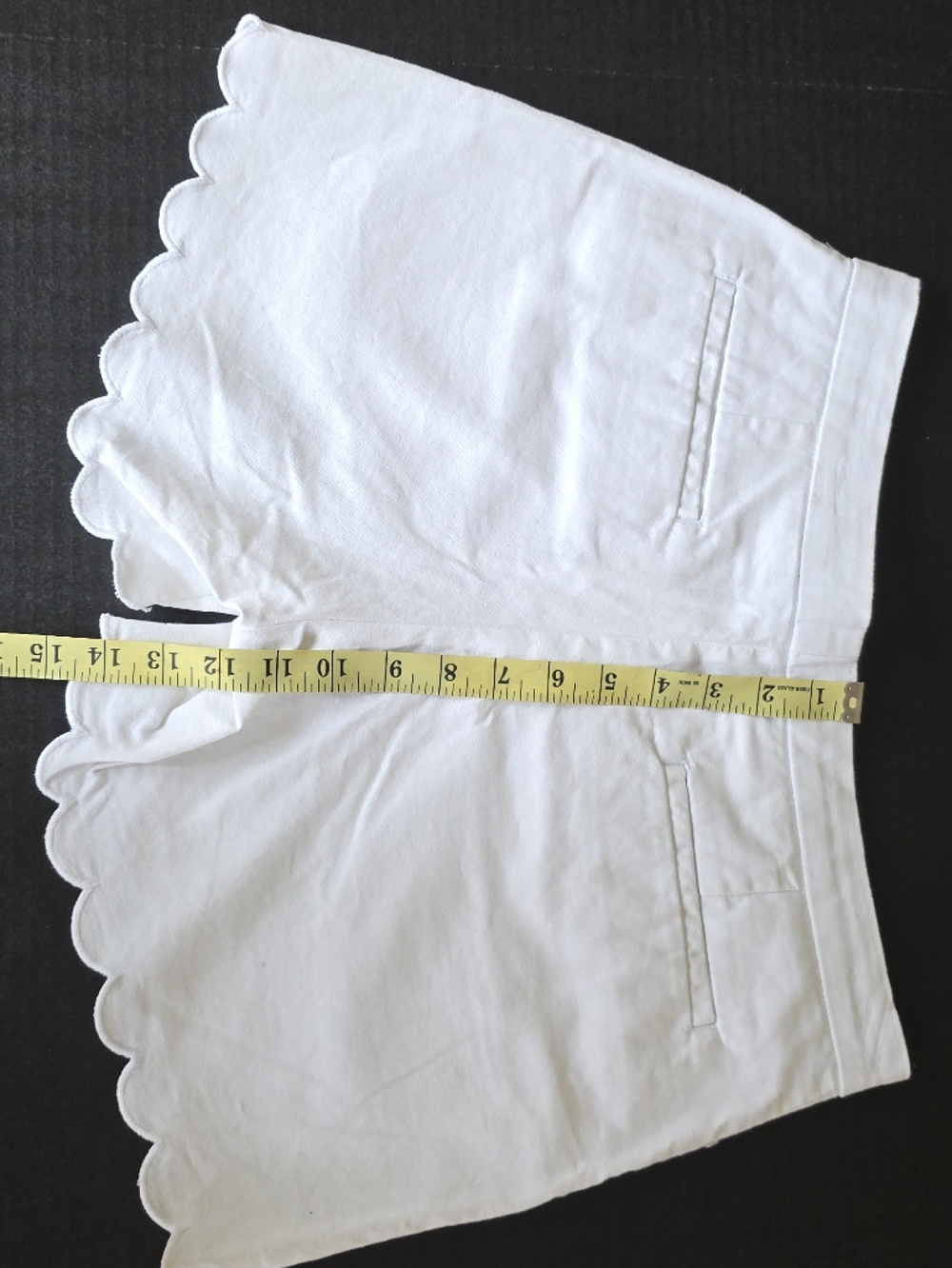 Banana Republic White Scalloped Shorts High Waisted Quiet Luxury Coastal Chic - Picture 6 of 6